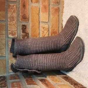 Bear Paw Women’s Winter Boots Size 8. Gray.